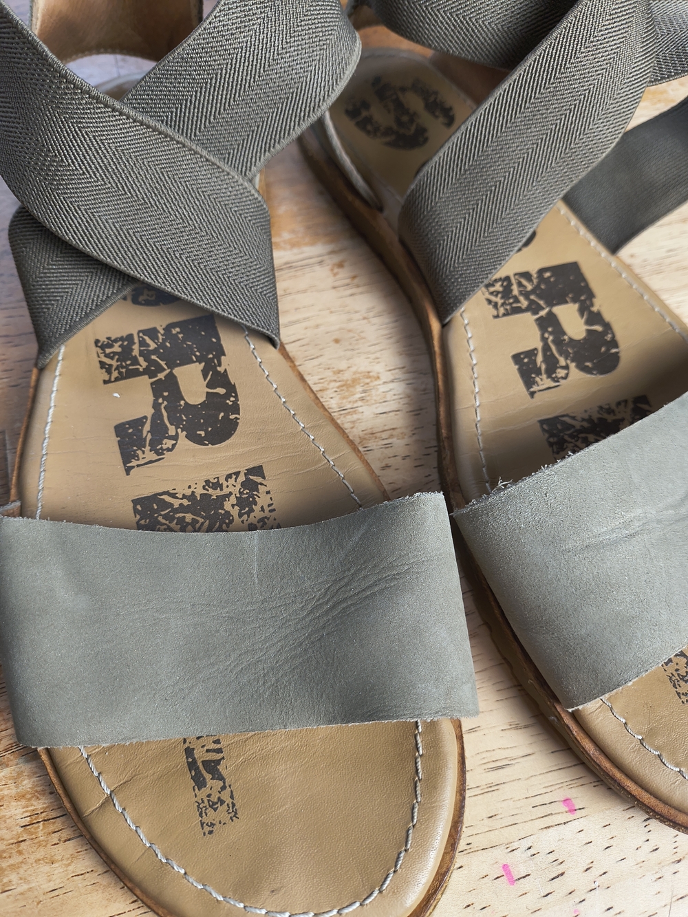 Sorel leather ella cross strap sandals in olive - Picture 3 of 6